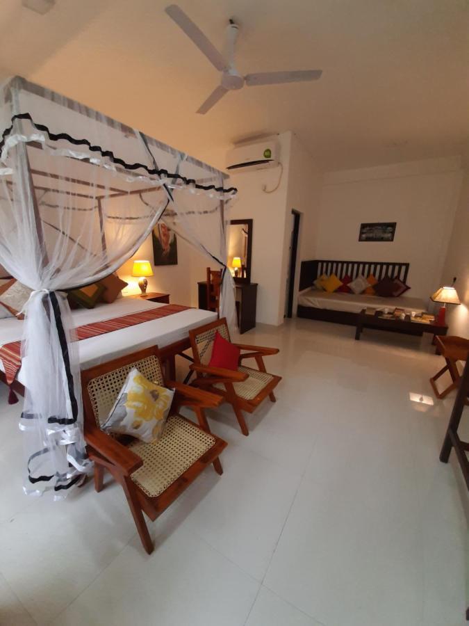 Hotel Chanara Sigiriya Buitenkant foto