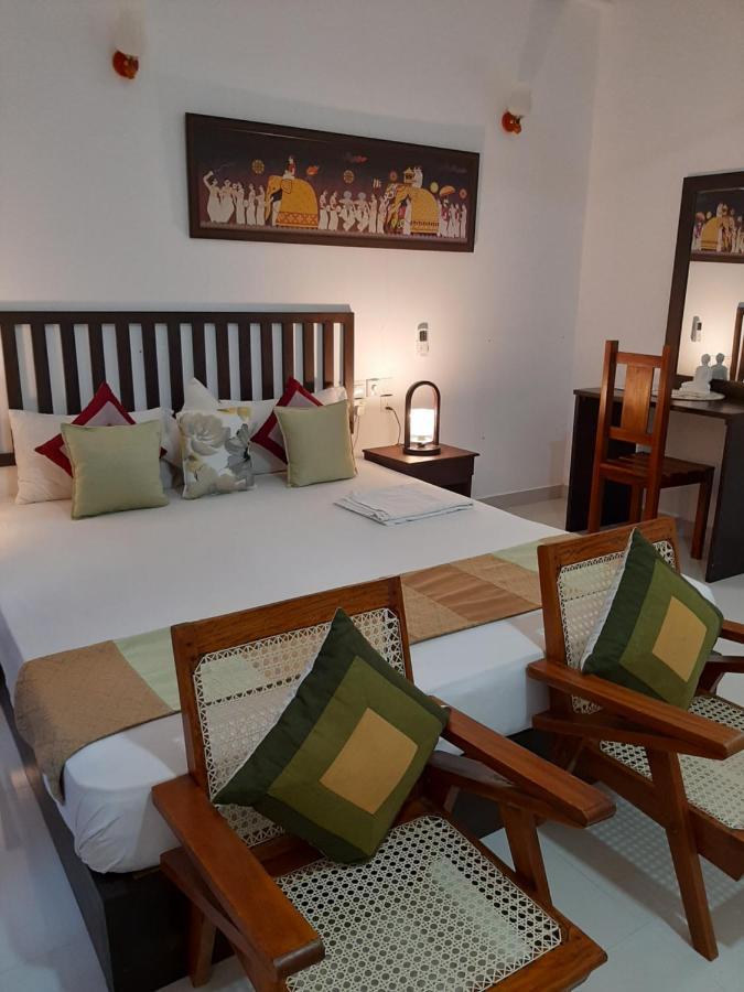 Hotel Chanara Sigiriya Buitenkant foto
